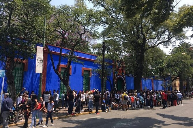Frida Kahlo VIP - Bike & Churros [Museum Tickets Included] - Guides you might meet: what good hosting looks like here
