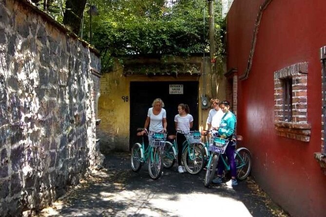 Frida's Heart Guided Biking Tour in Coyoacán - Meeting at Calle Pdte. Carranza: the start that keeps things simple