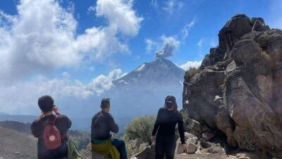 From CDMX: Trekking to Iztaccihuatl Volcano accompanied by a mountaineer - La Joya hike: what climbing toward 4300 meters really means