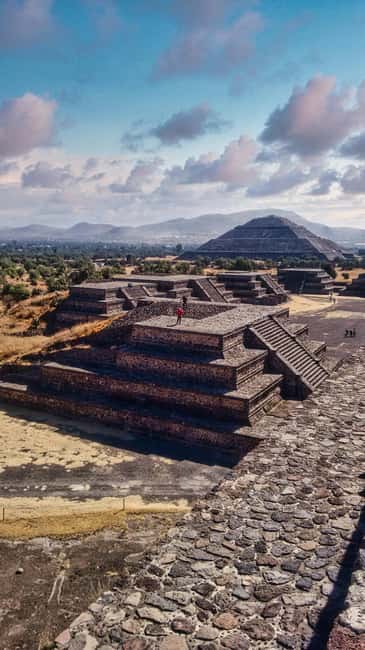From Mexico City: Expedition with Early Access to Teotihuacan - 6:20 am pickup from Hostal Amigo: the rhythm of an early start