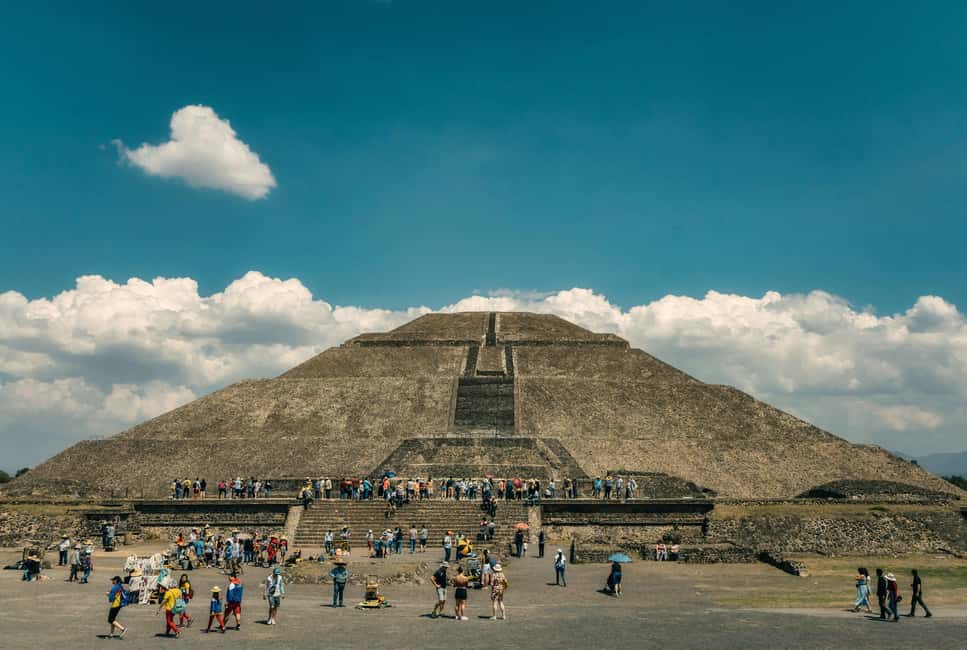 From Mexico City: Expedition with Early Access to Teotihuacan - Pyramids of the Sun and Moon with a bilingual guide