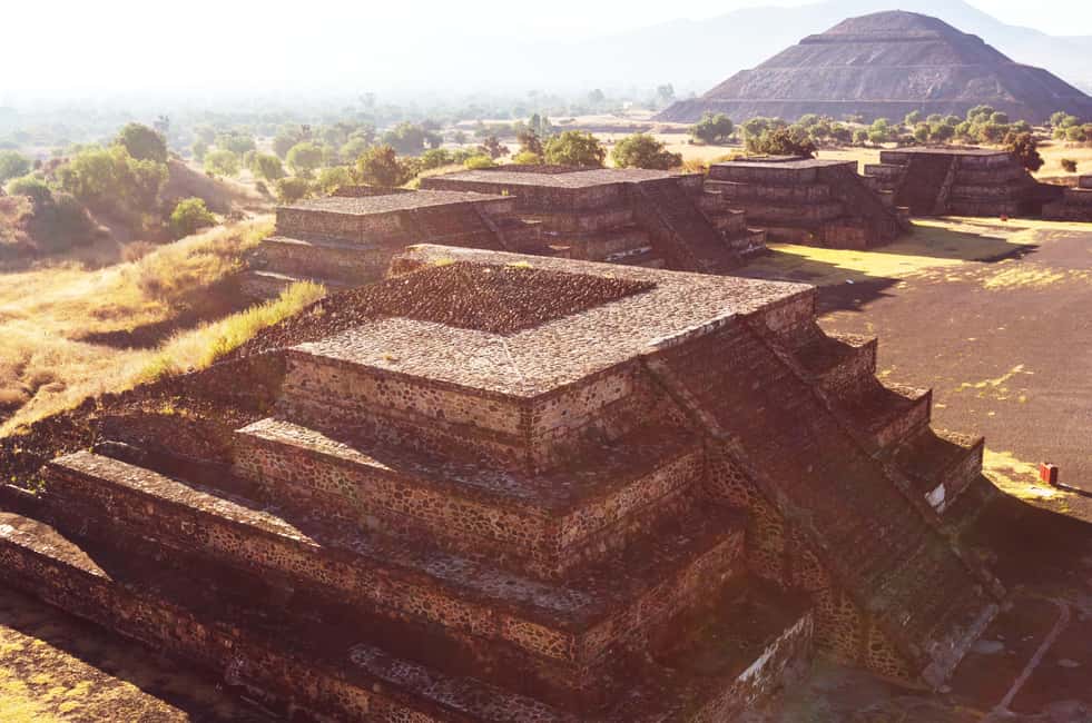 From Mexico City: Expedition with Early Access to Teotihuacan - Obsidian workshop and spirits stop: the “craft side” of Teotihuacan