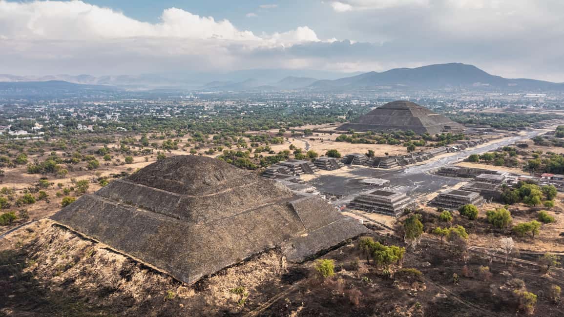 From Mexico City: Half-day tour to Teotihuacan - Early Pickup From Hostal Amigo and the Ride to Teotihuacan