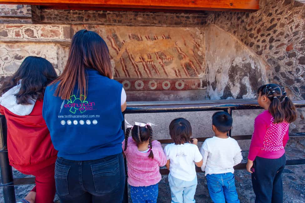 From Mexico City: Teotihuacan Tour & Reino Animal For Kids - The short secret stop: a breather built into the schedule