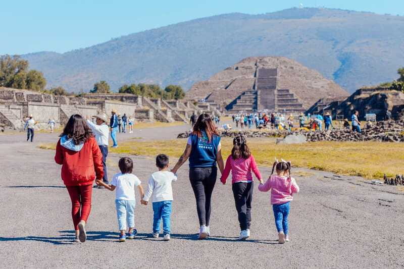From Mexico City: Teotihuacan Tour & Reino Animal For Kids - Who should book this Teotihuacan plus Reino Animal combo