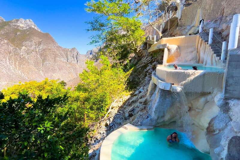 From Mexico City: Tolantongo Hot Springs Day Trip with Guide - From Hostal Amigo to Tolantongo: what the morning schedule does well
