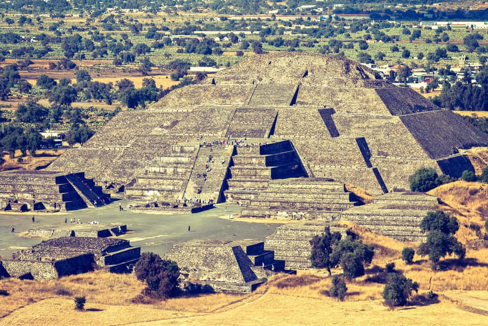 From Mexico City: Tour of Teotihuacan and Basilica of Guadalupe - The 8–9 hour schedule from Mexico City (and why timing matters)