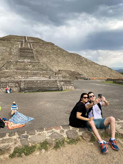From Mexico City: Tour of Teotihuacan and Basilica of Guadalupe - Teotihuacan: Sun and Moon Pyramids with the Avenue of the Dead