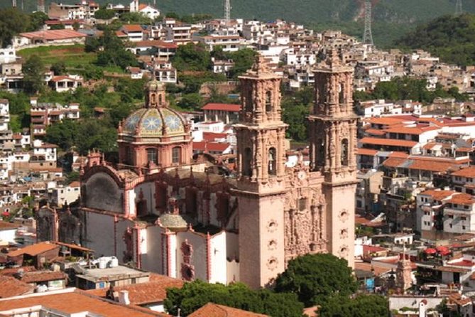 Full Day: Taxco and Cuernavaca - Cuernavaca Cathedral Time: Catedral de la Asunción (About an Hour)