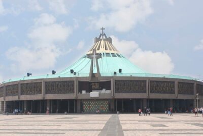 Full-Day Teotihuacan & Basilica Guadalupe Tour - Start at Starbucks on Paseo de la Reforma: Pickup That Cuts the City Chaos