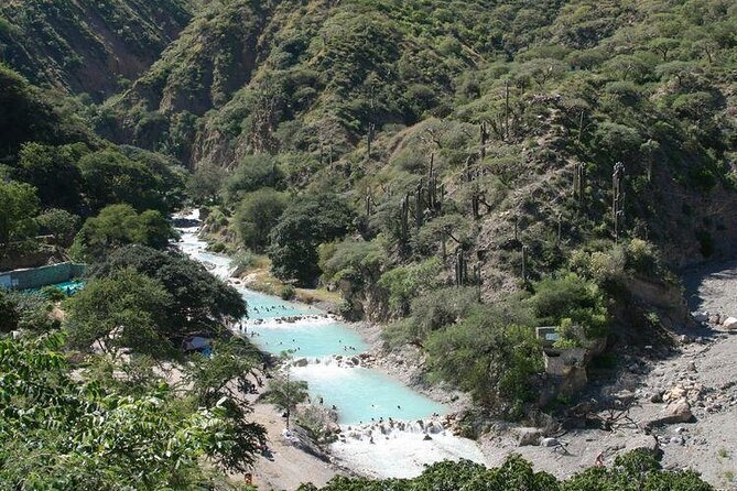 Full Day to Grutas de Tolantongo with All Inclusive - Guides: the difference between a good day and a smooth one