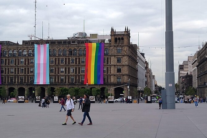 Gay Side of History through Plazas & Temples - Rooftop coffee at Librería Porrúa and the view that sets the tone