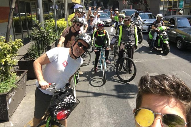 Graffiti & Urban Art Biketour w/ taco stop - Doctores: where graffiti reads like a headline