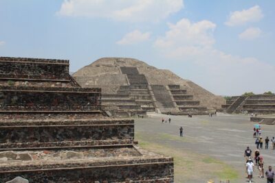 Group Tour from Teotihuacán, Basílica de Guadalupe and Tlatelolco - Basilica de Santa Maria de Guadalupe: more than a famous church