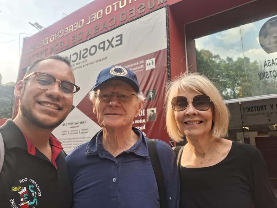 Guided Tour Coyoacan neighborhood and Leon Trotsky Museum - San Juan Bautista Parish: the kind of stop that sets the tone