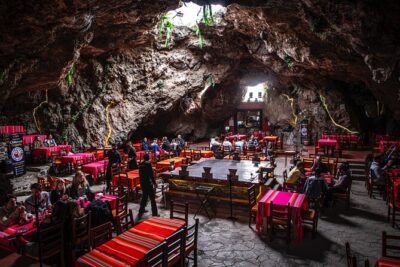Guided Tour in Pyramids + Transportation + Breakfast in Cueva - Breakfast in La Cueva Teotihuacán: why a cave meal comes before pyramids