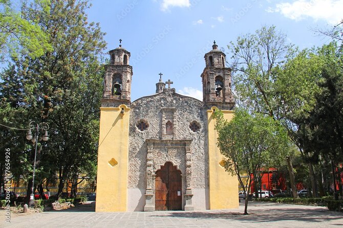 Guided Tour of Coyoacan and Leon Trotsky Museum - Stop 3: Coyoacán town hall and the pull of civic space