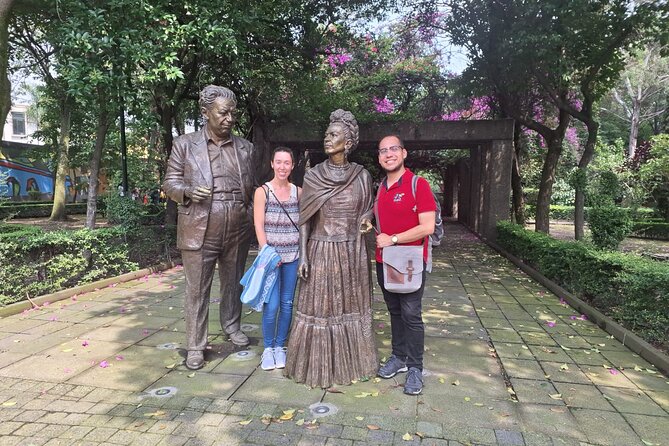 Guided Tour of Coyoacan and Leon Trotsky Museum - Stop 5: Coyoacán Market for food you can actually choose
