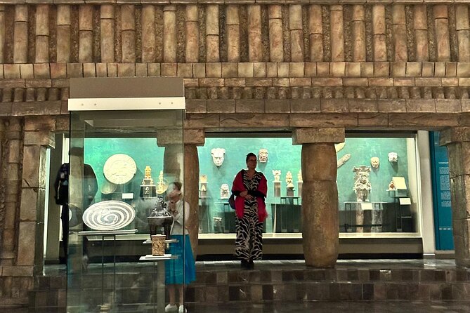 Guided Tour of the National Museum of Anthropology - English guide reality check, plus a lesson from a real-world mix-up