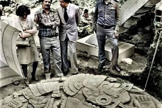GUIDED TOUR PLUS in RUINS "TEMPLE MAJOR" with OFFICIAL GUIDES - Starting at Plaza de la Constitución: The Convenient Launch Point