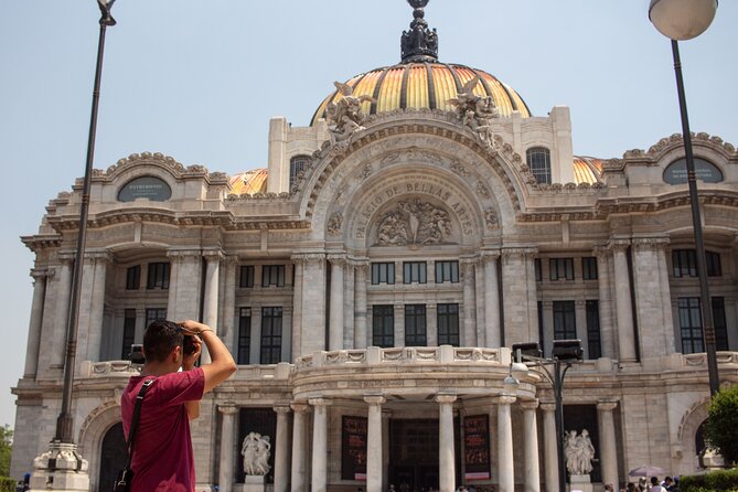 Guided Tour Zócalo to Palaces, Churches and Pyramids - House of Tiles and Palacio Postal: the details that make the city feel real