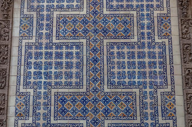 Guided Tour Zócalo to Palaces, Churches and Pyramids - Museo Nacional de Artes and Madero Avenue: a walk that maps style and power