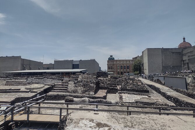Historic center walking tour through time and space - Key highlights