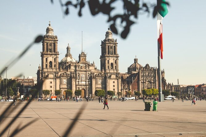 Historical downtown Mexico City & Teotihuacan Pyramids Mezcal tasting - Lunch expectations: choose the option, but manage your standards