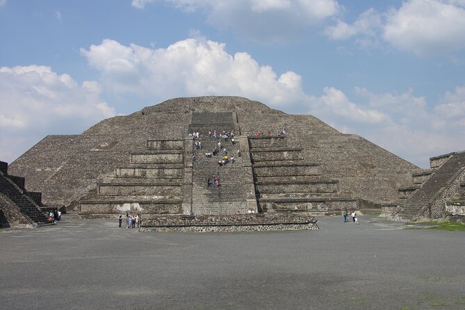 Historical downtown Mexico City & Teotihuacan Pyramids Mezcal tasting - Palacio de Bellas Artes and the “big architecture” mindset