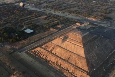Hot air balloon from CDMX and Restaurant la Gruta (ORIGINAL) - Stop 1: San Juan Teotihuacan Balloon Flight (45 Minutes) in Real Life