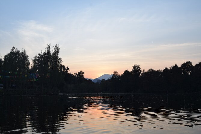 Kayak at sunrise in Xochimilco: agroecological experience - Guides, Translation, and How the Story Lands