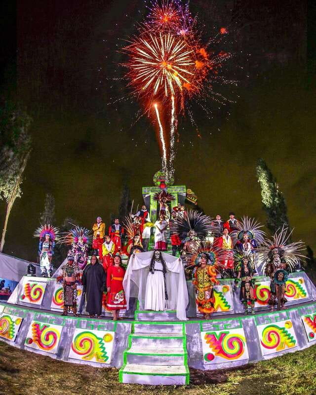 La Llorona, Live Show in the Canals of Xochimilco. - The guided start in Xochimilco: 30 minutes that set the mood