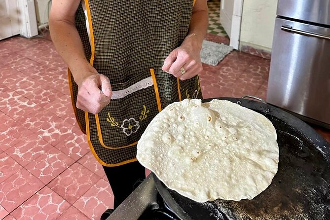 Learn to Cook Mexican Burritos - Getting There: Meeting Point in Tacuba and Simple Timing