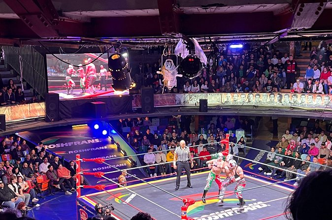 Lucha Libre Saturday Show in Mexico City (SEATS FROM BALCONY) - Value check: when this balcony-ticket option makes sense
