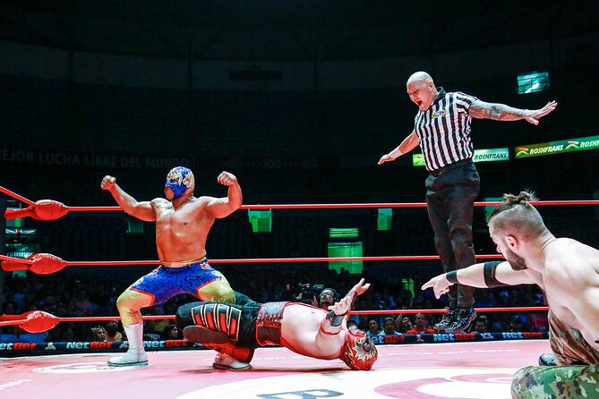 Lucha Libre Tour: guide by professional lucha libre wrestler - The guide touch: why a professional wrestler changes everything