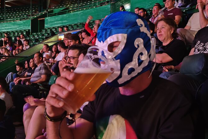 Lucha Libre Tour: guide by professional lucha libre wrestler - Seating and sightlines: the main trade-off