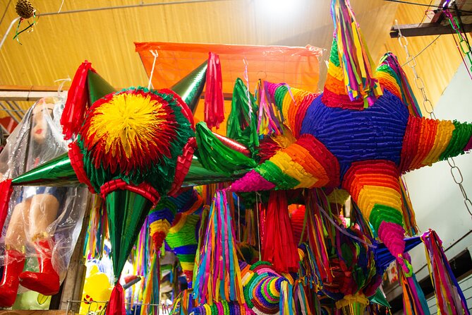 Markets private tour: La Ciudadela, Sonora, San Juan & Lagunilla - Stop 5 (Sunday): La Lagunilla Market, Clothes, Antiques, and a Michelada
