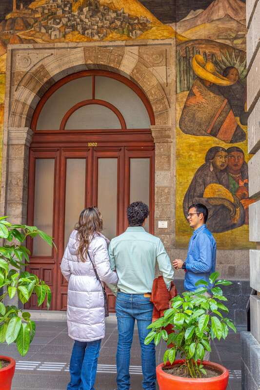 Mexican muralism with a true Art lover - Key highlights worth showing up for