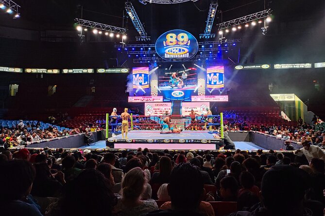 Mexican Wrestling and Gastronomy Show - What the wrestling show experience feels like in real life