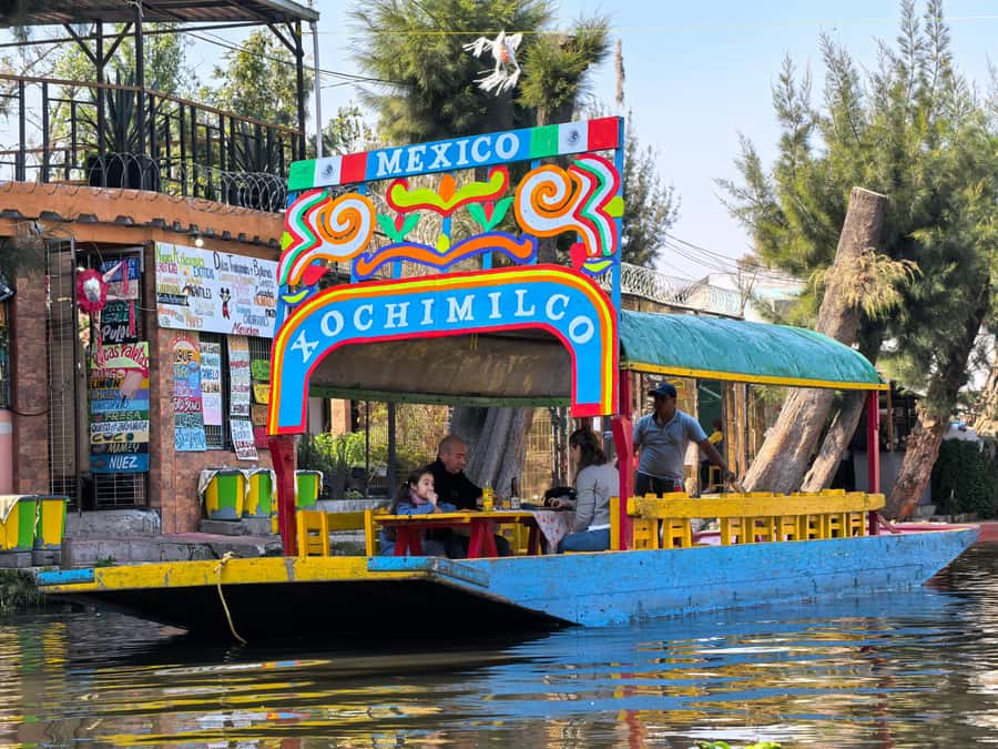 Mexico City: All-Inclusive College Student-Guided Boat Tour - Quick hits before you board