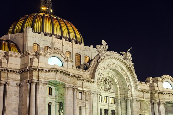 Mexico City at Night Tour with Torre Latino - Zócalo and the Metropolitan Cathedral: the center of the map