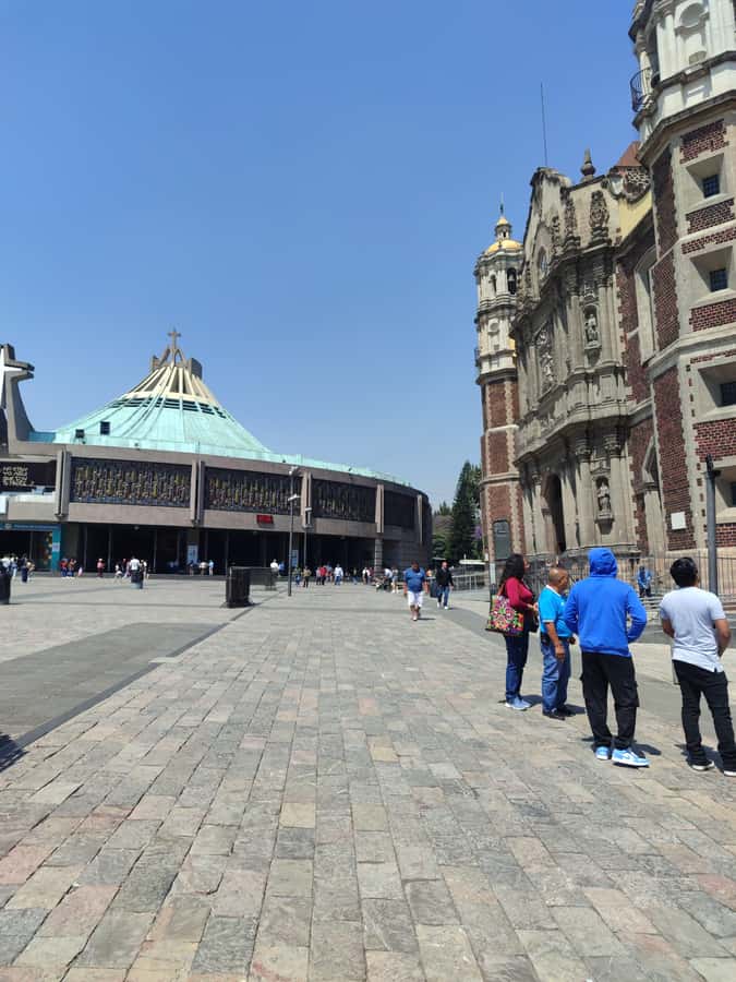 Mexico City: Basilica of Guadalupe Complex Tour - Meeting up at the Bancomer crossing: don’t overthink it
