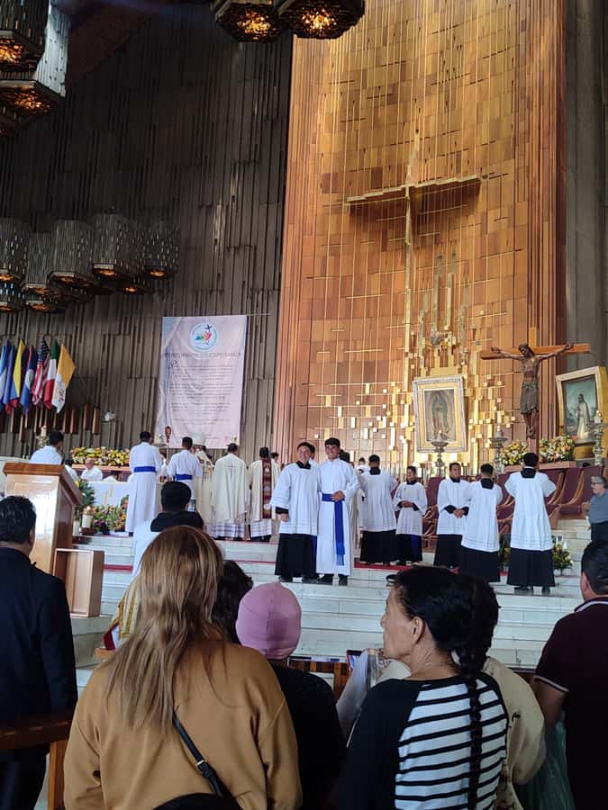 Mexico City: Basilica of Guadalupe Complex Tour - Getting to the basilica with scenic moments, not dead time
