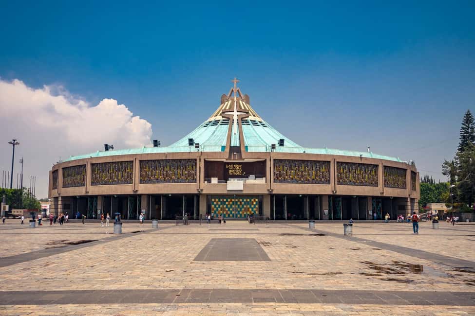 Mexico City: Basilica of Our Lady of Guadalupe Private Tour - Up close with the Virgin of Guadalupe image