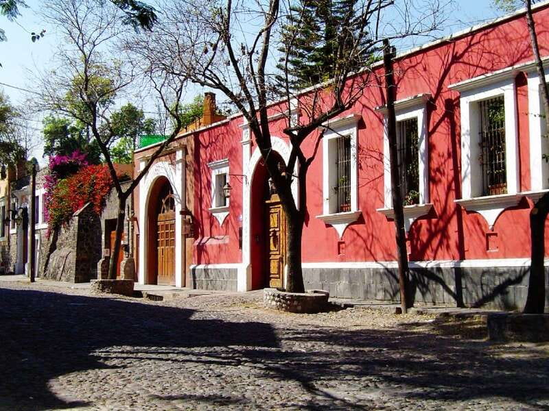 Mexico City: Bazaar Saturday, Convent of Carmen & San Angel - San Angel First: mansions, legends, and an easy start
