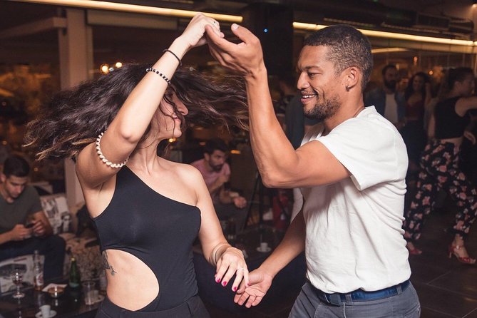 Mexico City CDMX Salsa Lovers Dance Experience - Meeting at Cantina Salón Ríos: Your 8:00 pm Launch Point