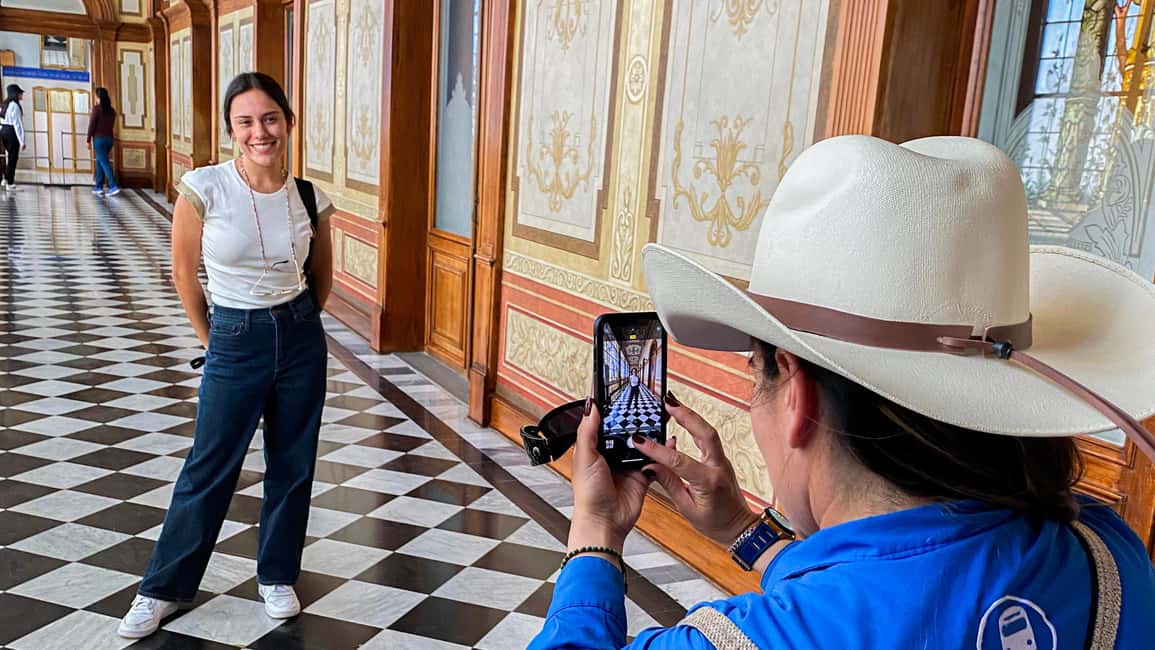 Mexico City: Chapultepec Castle After-Hours Guided Tour - Murals, historic furnishings, and the stories that make rooms click