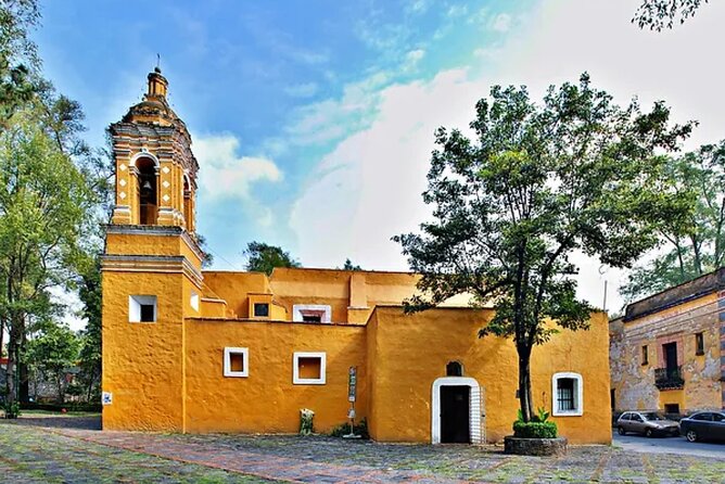 Mexico City (Coyoacan) Scavenger Hunt and Sights Self-Guided Tour - Fuente de los Coyotes: using the clue-hunt mindset
