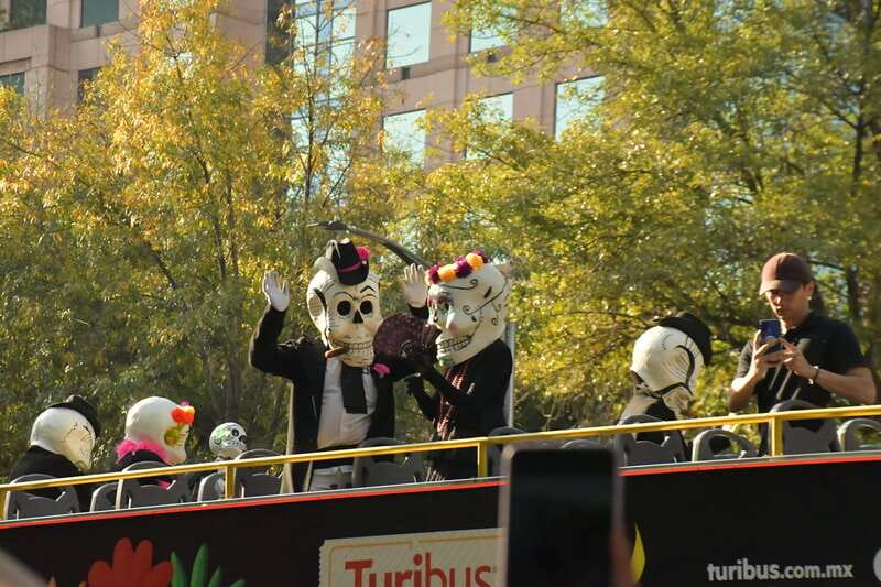 Mexico City: Day of the Dead Tour - Xochimilco at night: the trajinera ride with mariachi