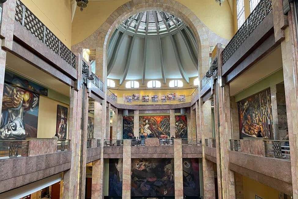 Mexico City: Exclusive Tour of Palacio de Bellas Artes - Palacio de Bellas Artes: why a guided walk pays off